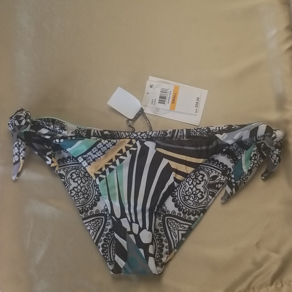 NWT Women’s Becca Reversible Swimsuit Bottom Only size Small - Picture 7 of 13